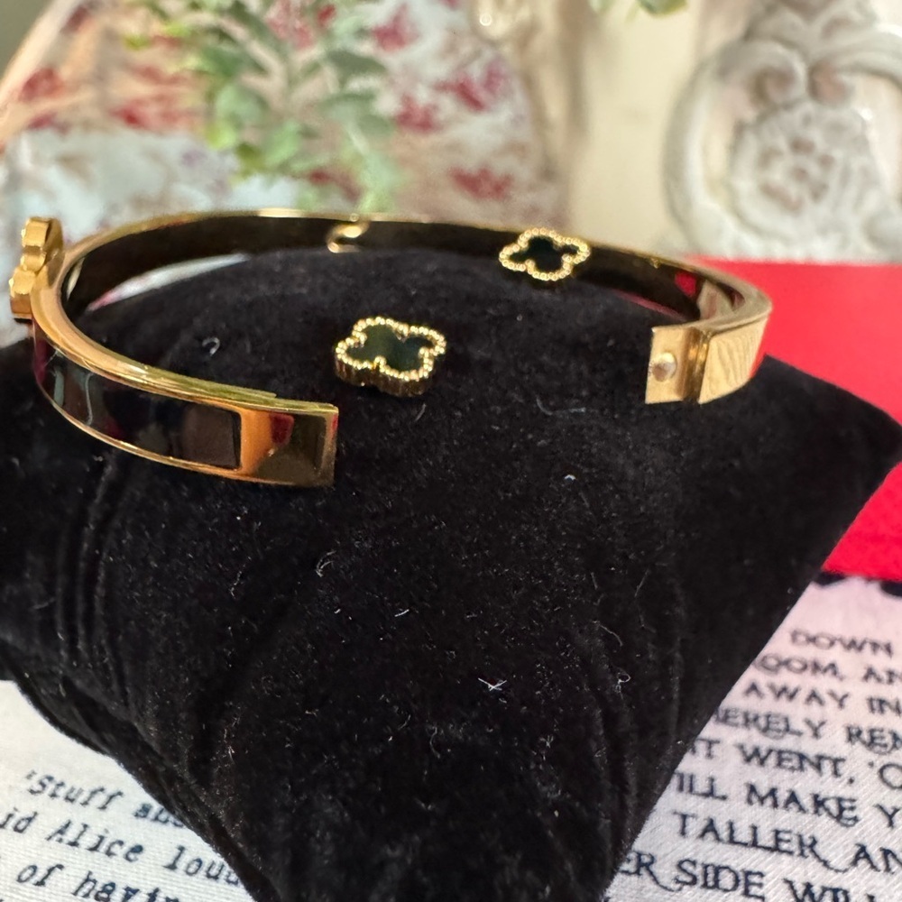 Stainless Steel Gold-Tone Black Clover Bracelet and Earrings Set - Picture 4 of 4